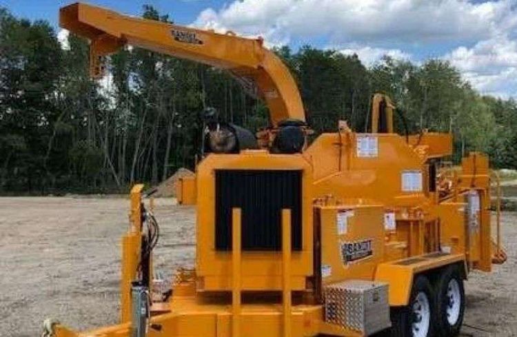 280XP TOWABLE DISC STYLE HAND-FED CHIPPER