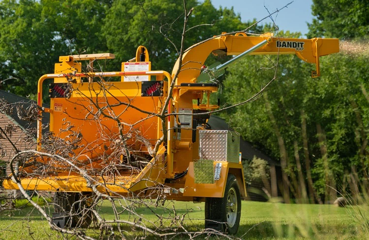 90XP TOWABLE DISC STYLE HAND-FED CHIPPER